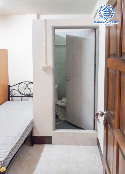 *****อาคารพาณิชย์มือสองย่านบางเขน อาคารพาณิชย์ ในซอยมารวยการ์เด้น พหลโยธิน เนื้อที่กว้าง 22 ตร.ว. ฟังก์ชัน 22 ห้องนอน 22 ห้องน้ำ ห้องพัก 5 ชั้น ขายพร้อมผู้เช่าเดิม บนทำเลแห่งการเดินทาง ใกล้รถไฟฟ้าสายสีน้ำเงิน "จตุจักร" และทางด่วน "จตุจักร"